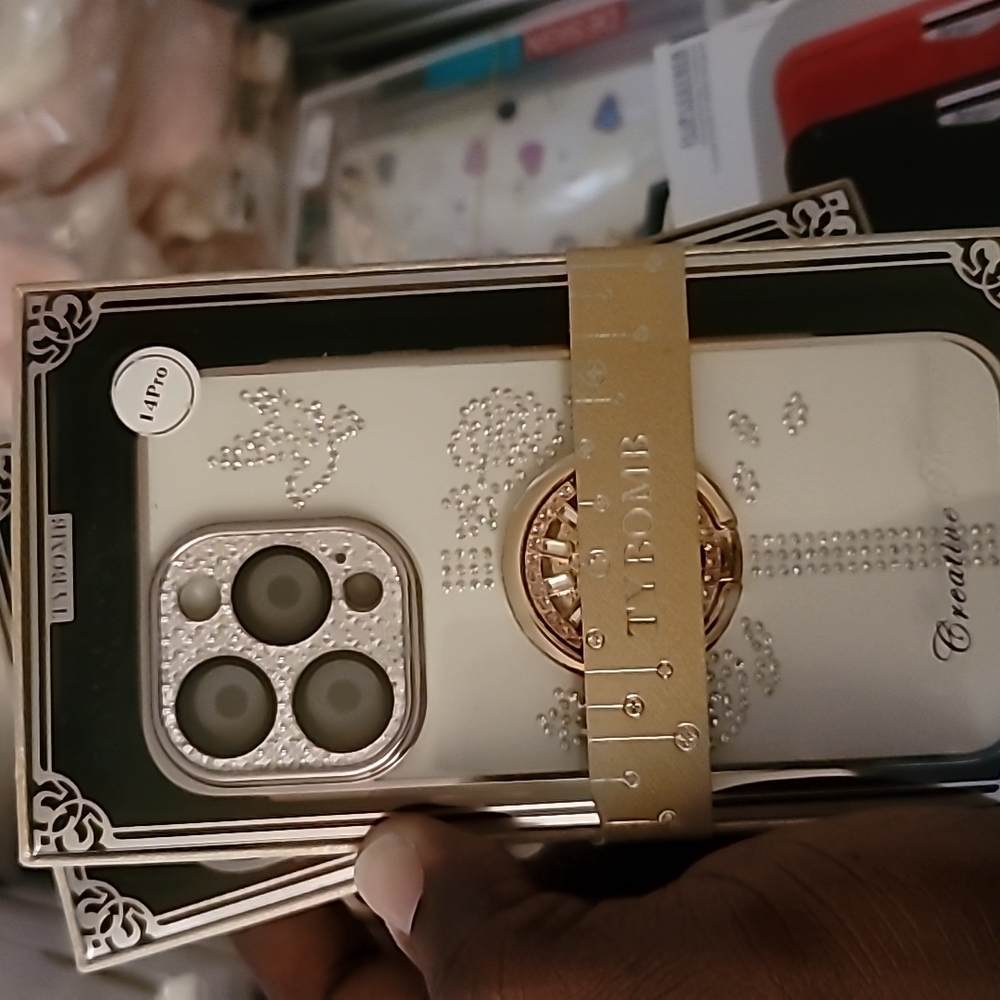 IPhone case - Picture 6 of 8